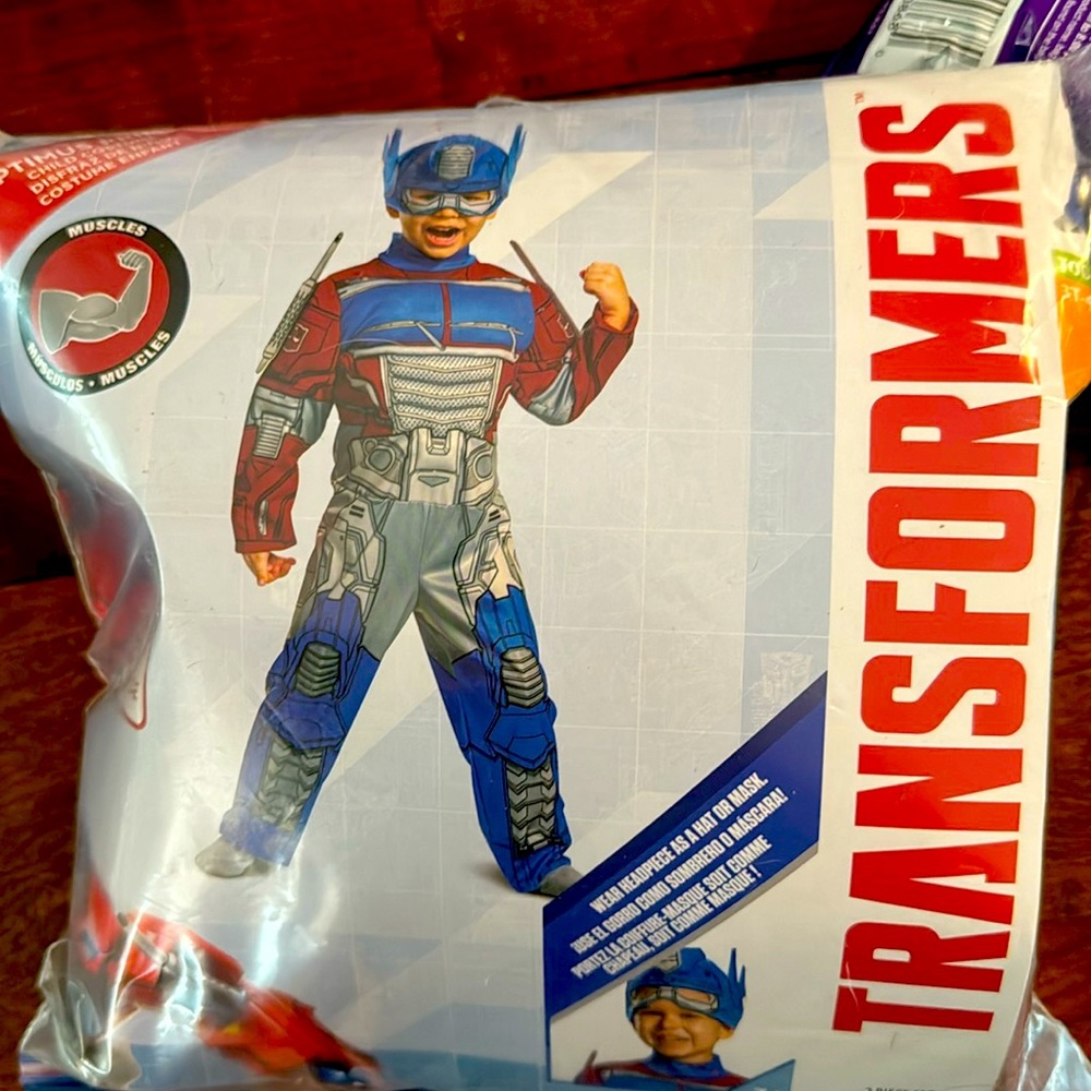 Optimus prime costume 3-4t worn once. Smoke free home